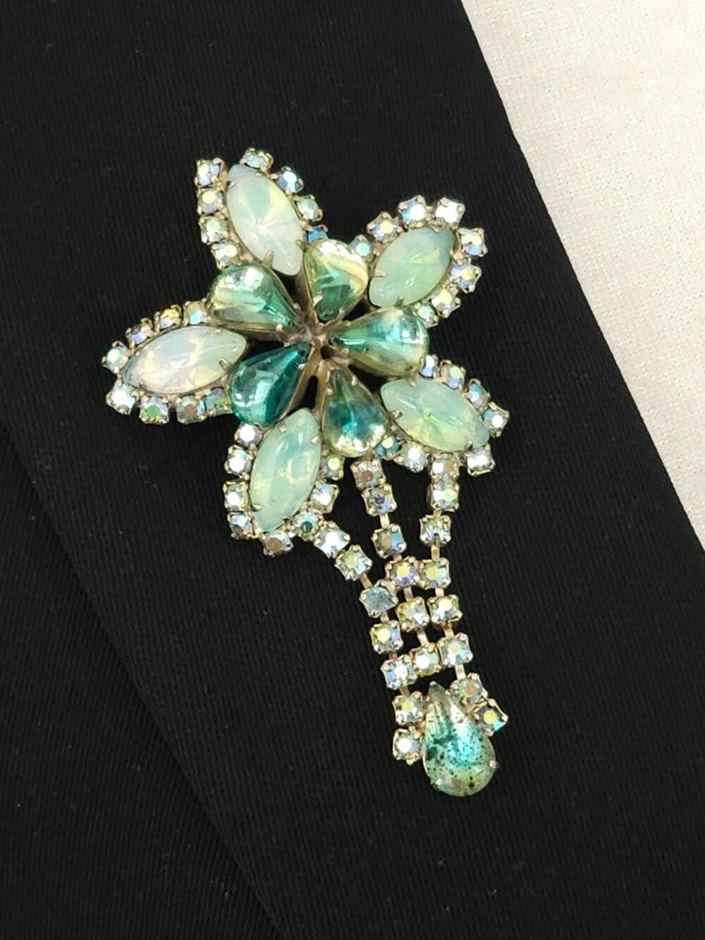 Vintage Green Rhinestone Star Dangle Brooch Pin